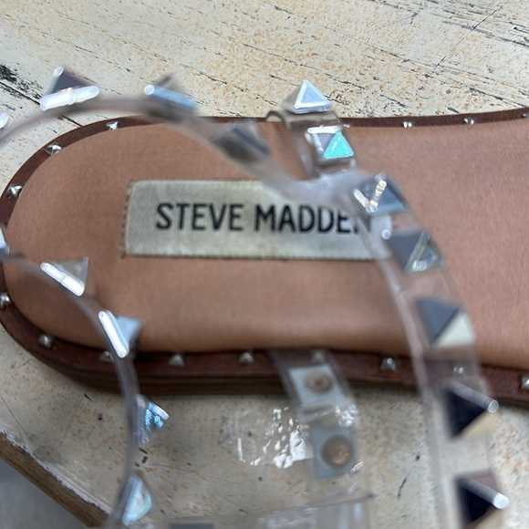 Steve Madden Silver Gladiator Sandals with Studded Details - Picture 4 of 6